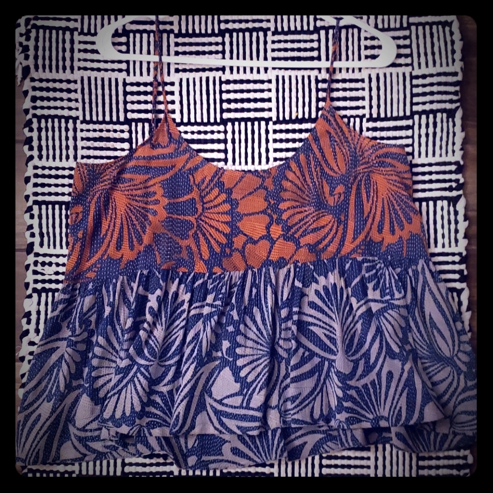 BCBGMAXAZRIA sz M flowy floral tank top